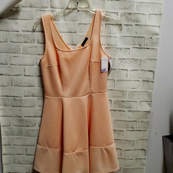 Kld signature dress  - Picture 1 of 3